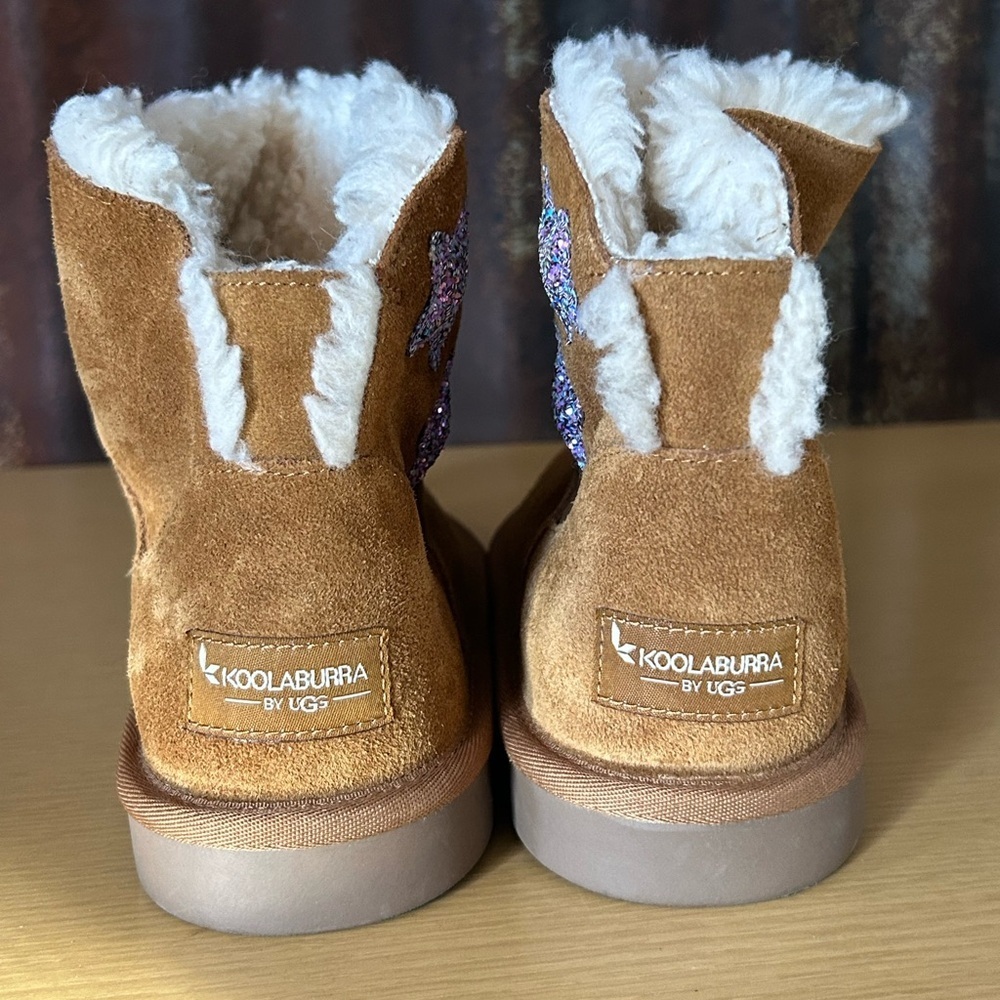 NWOT-Koolaburra by UGG kids sparkle Star boots chestnut faux fur lined size 4 - Picture 3 of 7